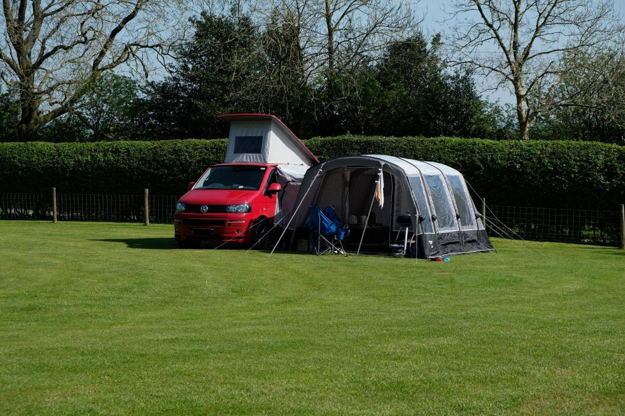 Bank Top Camping-North York Moors With Pitches For Caravans, Camper Vans And Tents Hotell Pickering Eksteriør bilde
